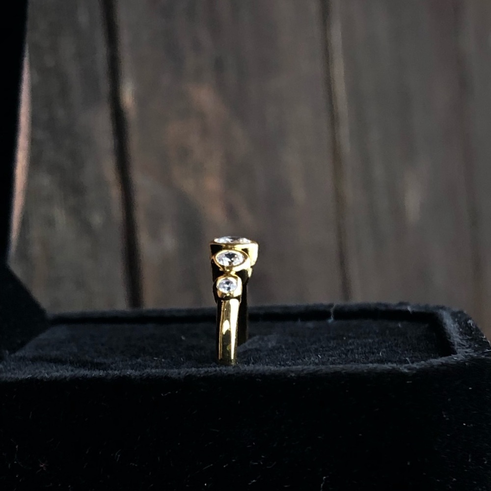 14K GOLD CUBIC ZIRCONIA RING - Picture 4 of 7